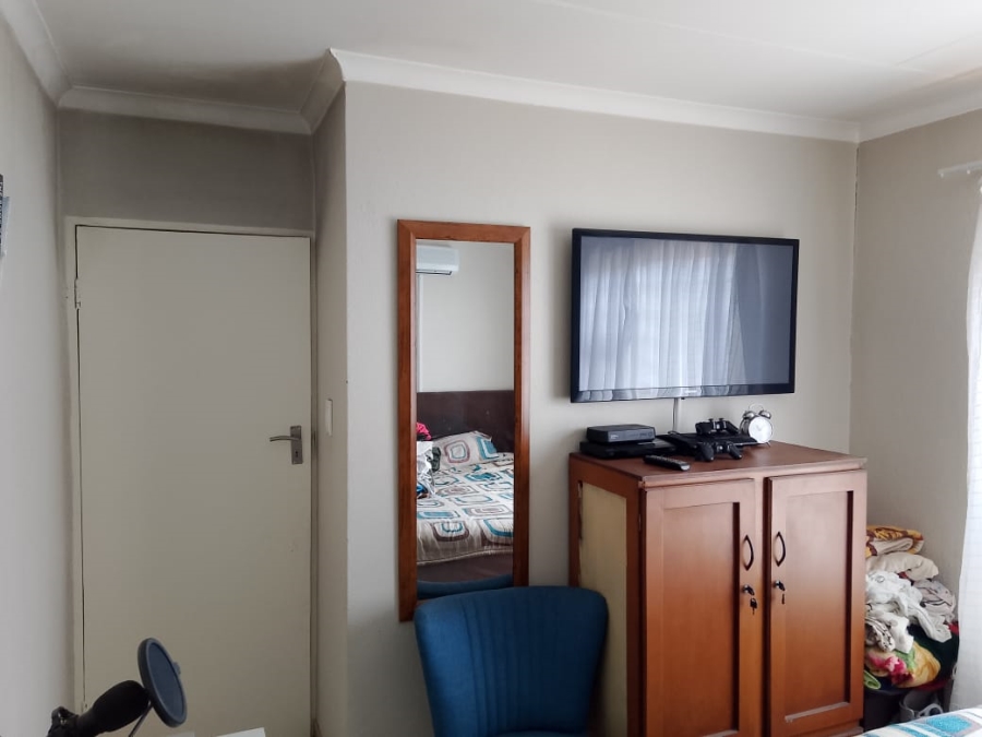 To Let 2 Bedroom Property for Rent in Roodepoort West Gauteng