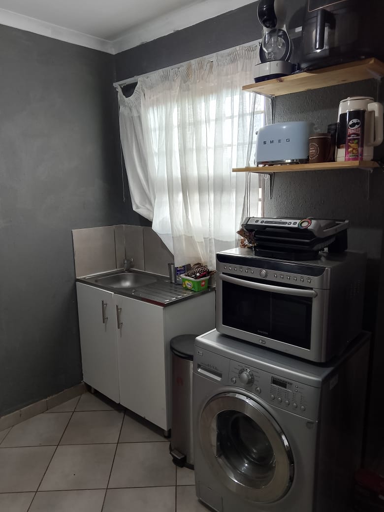 To Let 2 Bedroom Property for Rent in Roodepoort West Gauteng