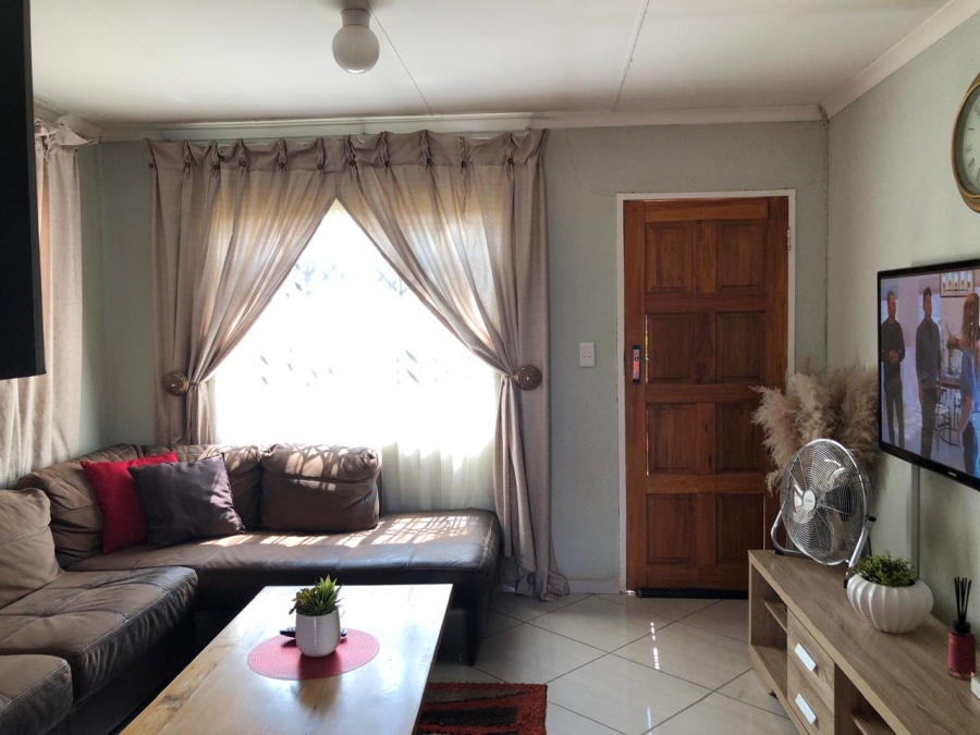 3 Bedroom Property for Sale in Rosslyn Gauteng