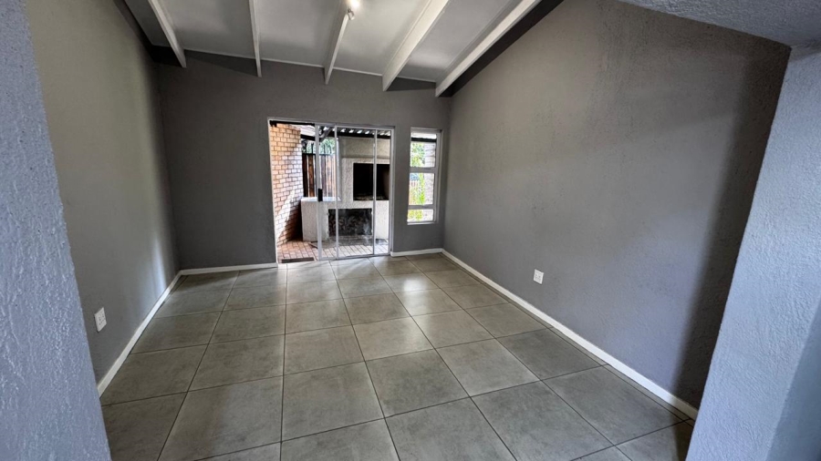To Let 3 Bedroom Property for Rent in Wierda Park Gauteng