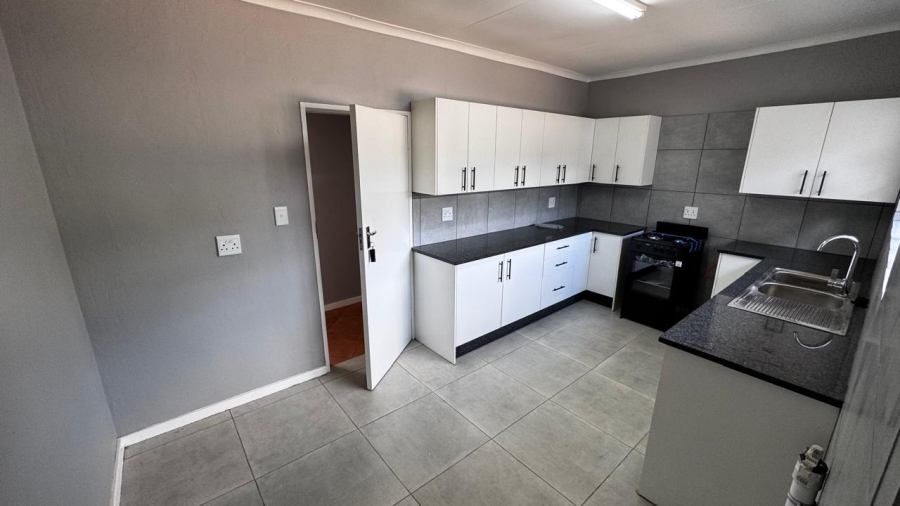 To Let 3 Bedroom Property for Rent in Wierda Park Gauteng