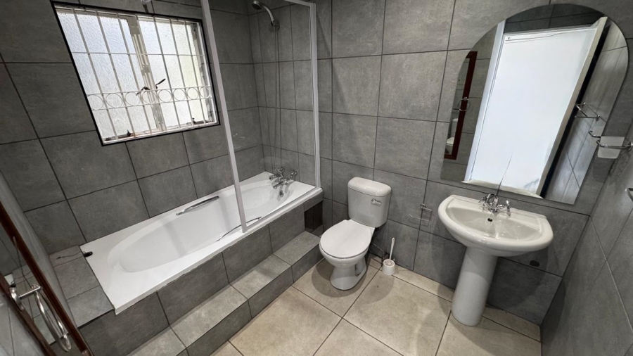 To Let 3 Bedroom Property for Rent in Wierda Park Gauteng