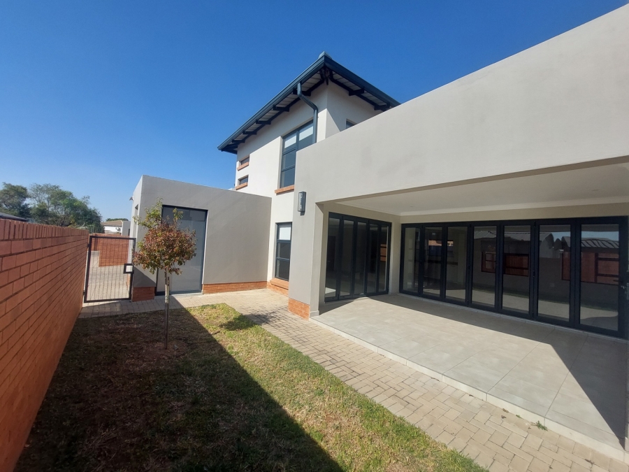 4 Bedroom Property for Sale in Six Fountains Residential Estate Gauteng