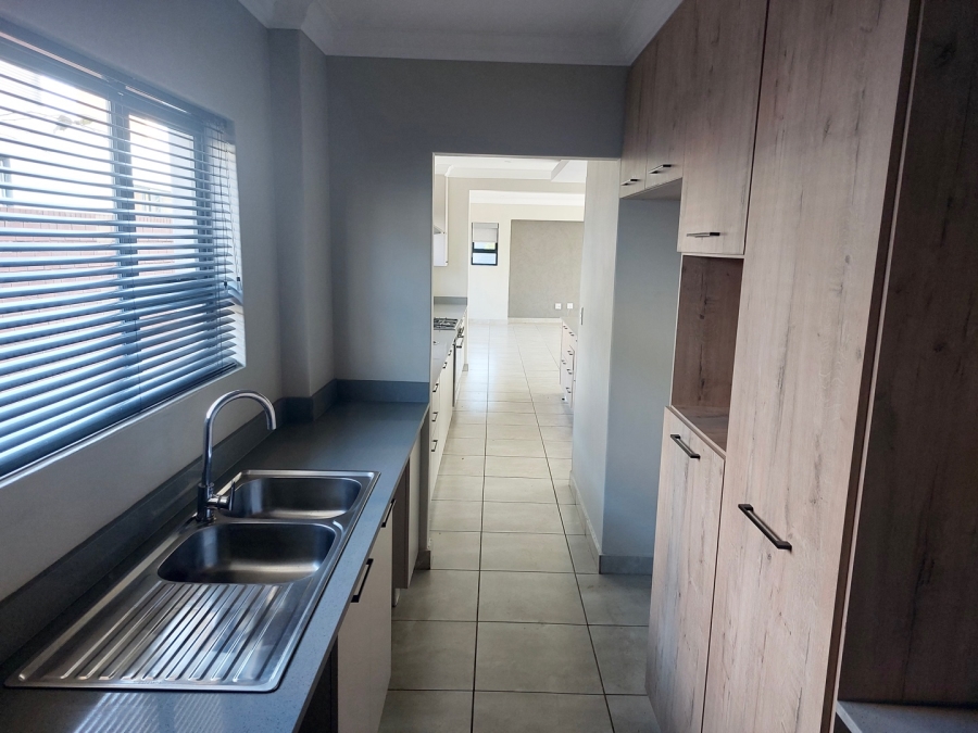 4 Bedroom Property for Sale in Six Fountains Residential Estate Gauteng