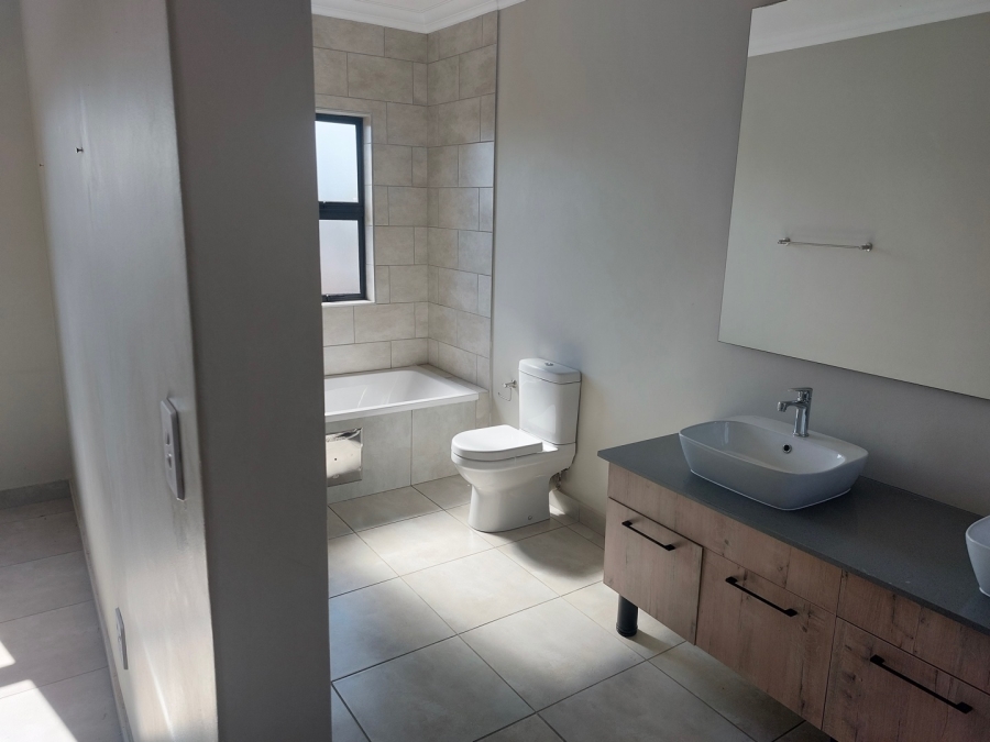 4 Bedroom Property for Sale in Six Fountains Residential Estate Gauteng