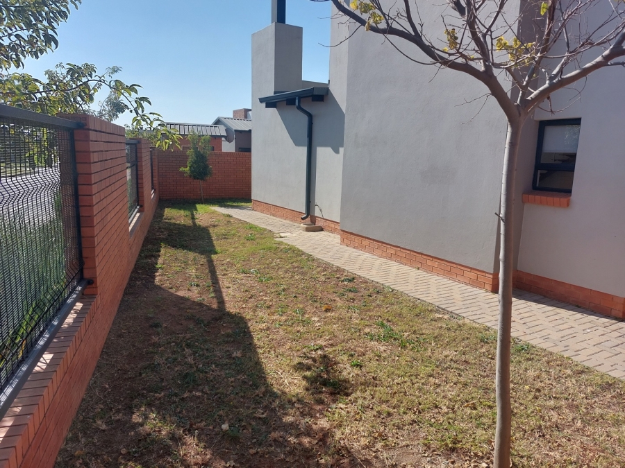 4 Bedroom Property for Sale in Six Fountains Residential Estate Gauteng