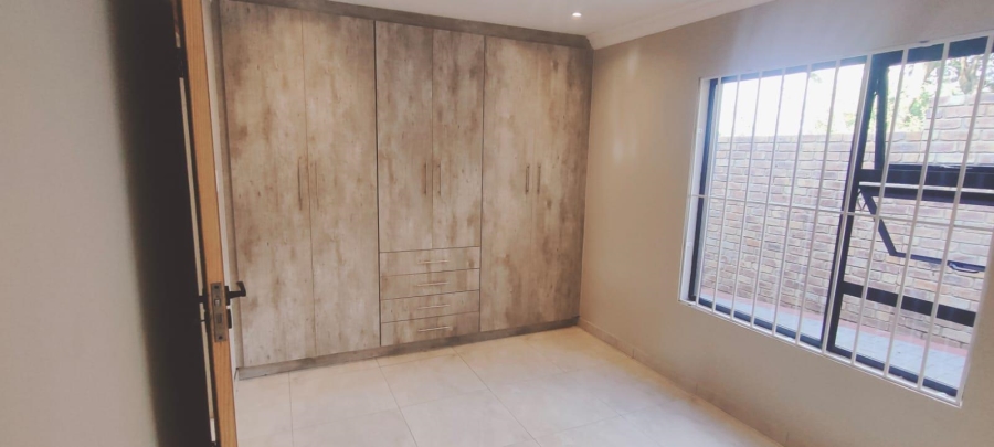 To Let 2 Bedroom Property for Rent in Bryanston East Gauteng