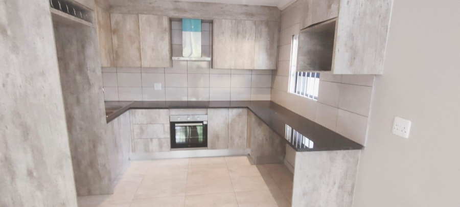 To Let 2 Bedroom Property for Rent in Bryanston East Gauteng