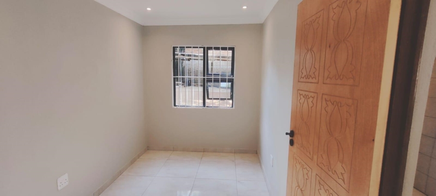 To Let 2 Bedroom Property for Rent in Bryanston East Gauteng