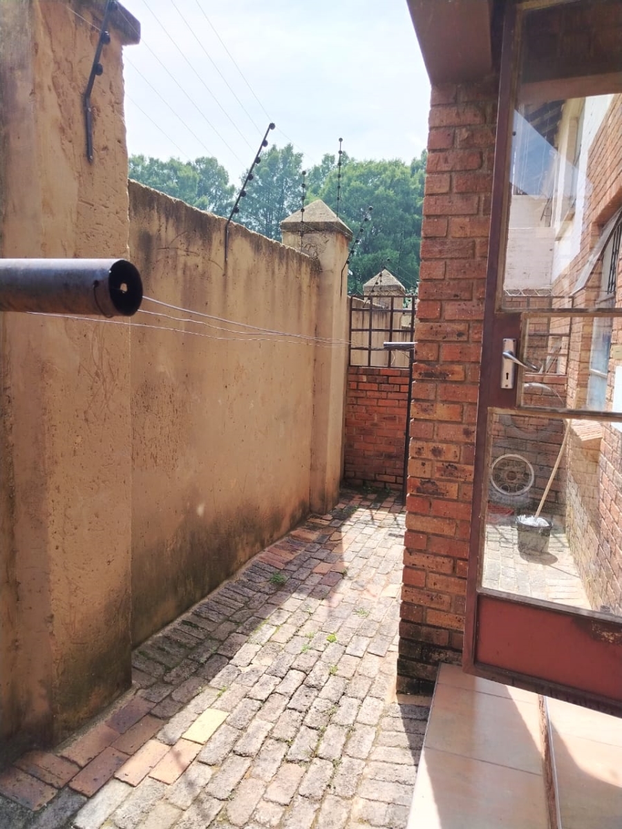 2 Bedroom Property for Sale in Florida Gauteng