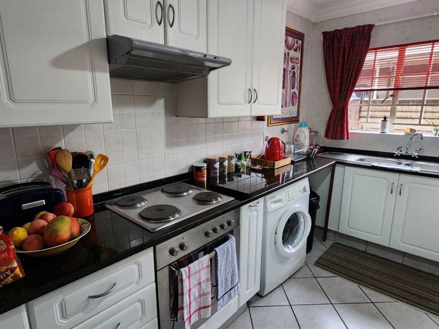 3 Bedroom Property for Sale in Florauna Gauteng