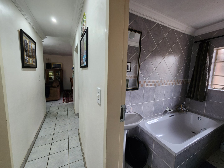 3 Bedroom Property for Sale in Florauna Gauteng
