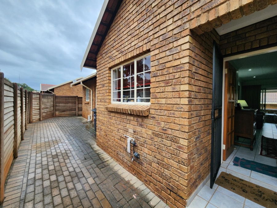 3 Bedroom Property for Sale in Florauna Gauteng