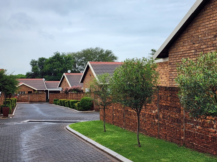 3 Bedroom Property for Sale in Florauna Gauteng