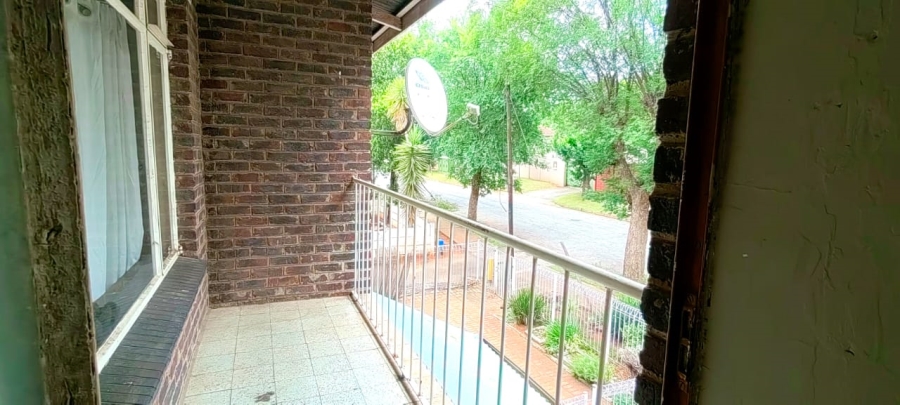  Bedroom Property for Sale in Discovery Gauteng