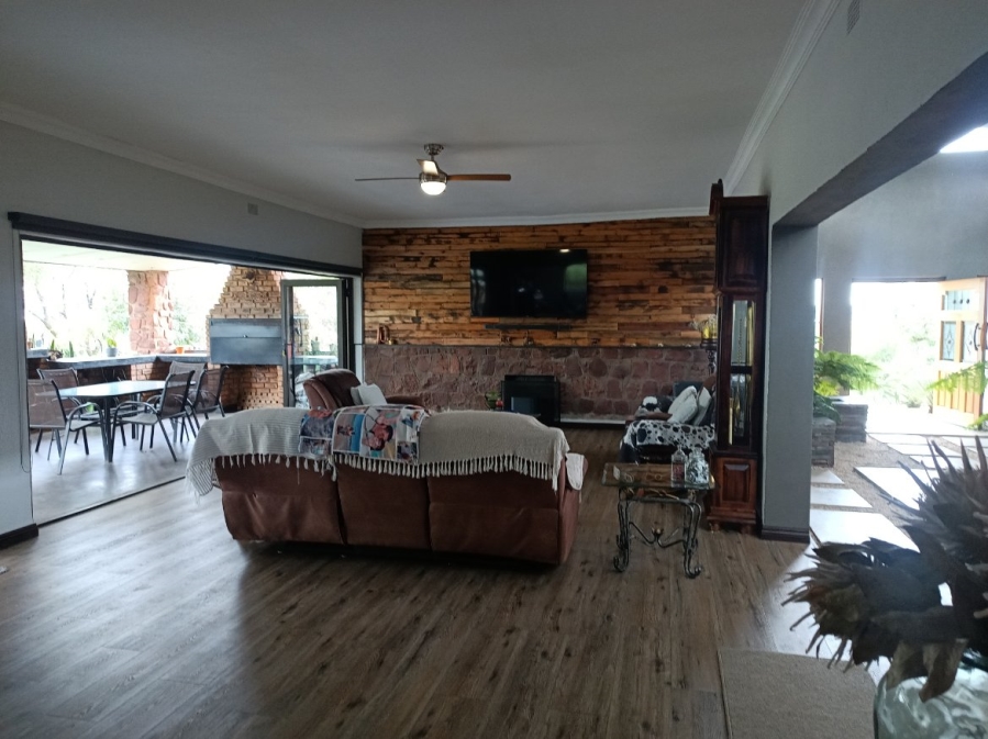 Commercial Property for Sale in Oog Van Boekenhoutskloof Alias Tweefonte Gauteng