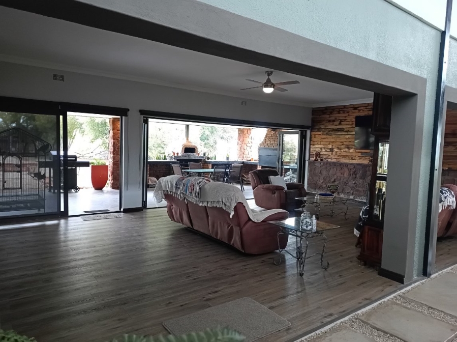 Commercial Property for Sale in Oog Van Boekenhoutskloof Alias Tweefonte Gauteng