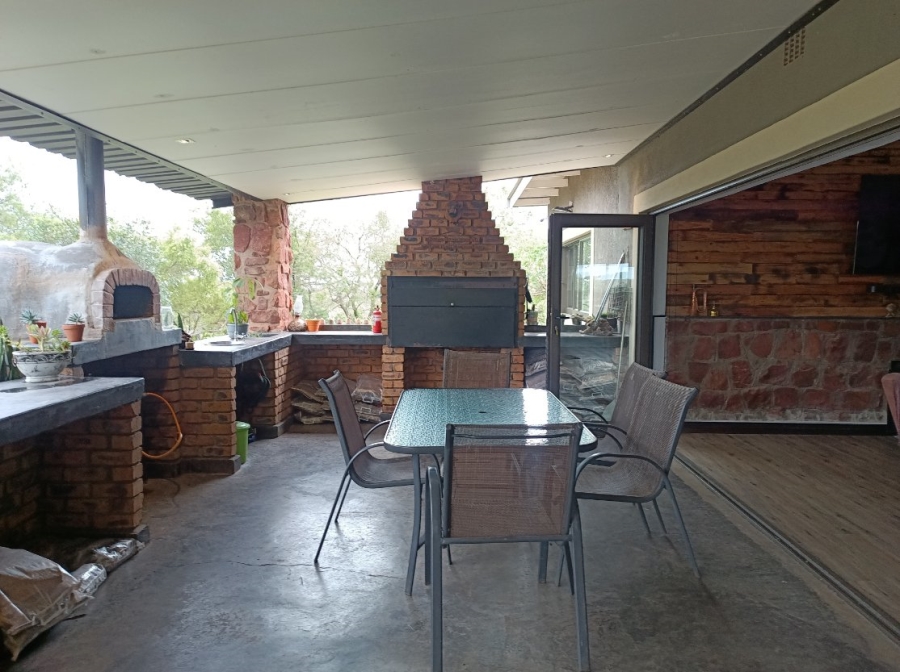 Commercial Property for Sale in Oog Van Boekenhoutskloof Alias Tweefonte Gauteng