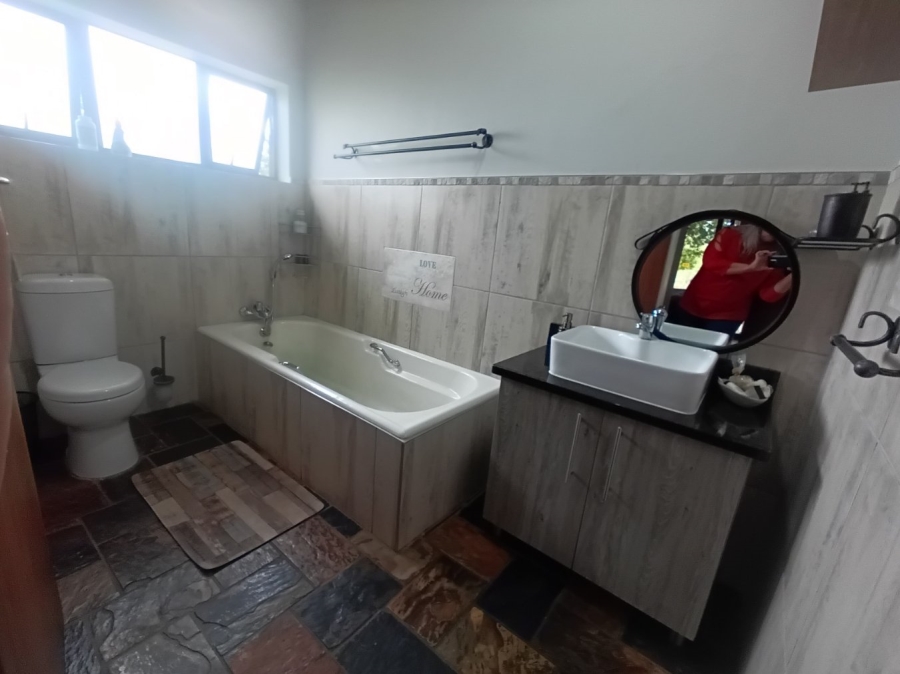 Commercial Property for Sale in Oog Van Boekenhoutskloof Alias Tweefonte Gauteng