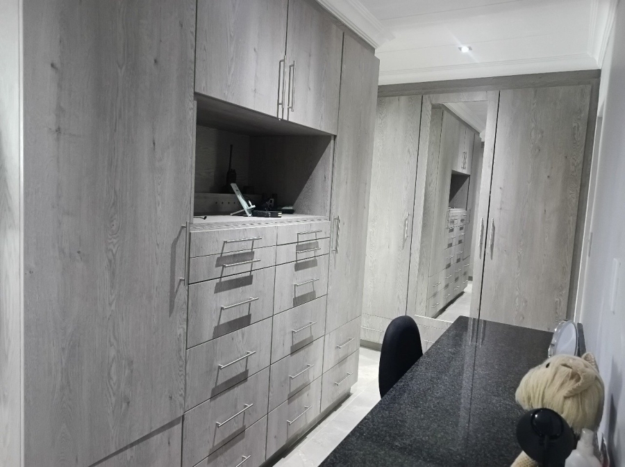 Commercial Property for Sale in Oog Van Boekenhoutskloof Alias Tweefonte Gauteng