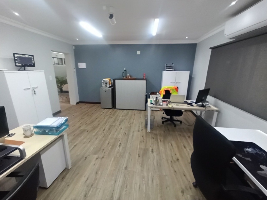 Commercial Property for Sale in Oog Van Boekenhoutskloof Alias Tweefonte Gauteng