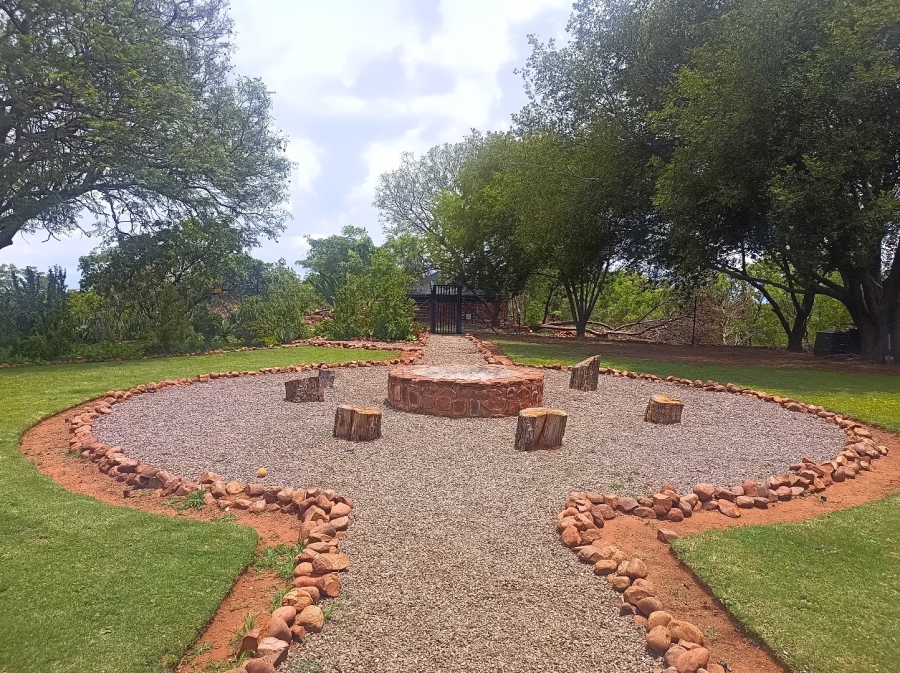 Commercial Property for Sale in Oog Van Boekenhoutskloof Alias Tweefonte Gauteng