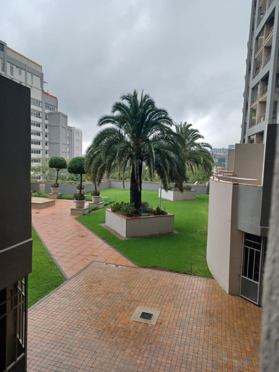 To Let 1 Bedroom Property for Rent in Sandhurst Gauteng