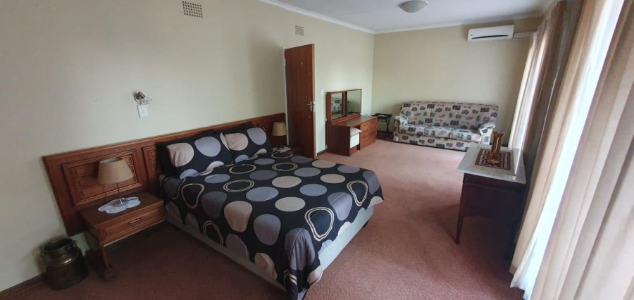 To Let 4 Bedroom Property for Rent in Libradene Gauteng