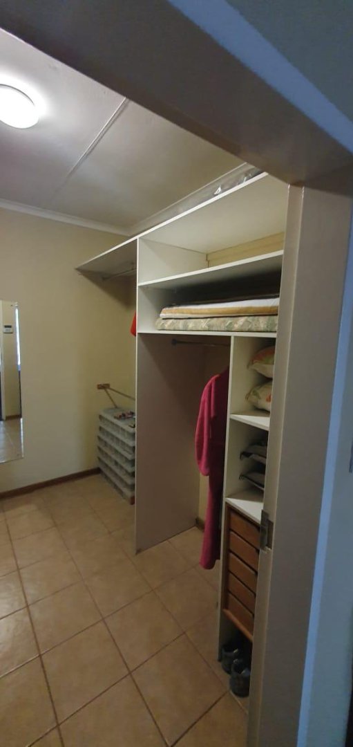 To Let 4 Bedroom Property for Rent in Libradene Gauteng