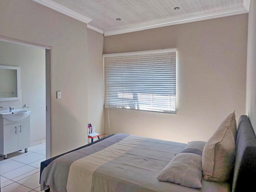 3 Bedroom Property for Sale in Cloverdene Gauteng