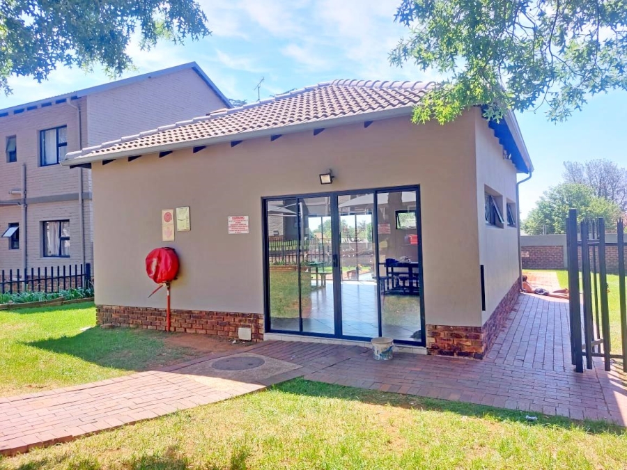 3 Bedroom Property for Sale in Cloverdene Gauteng