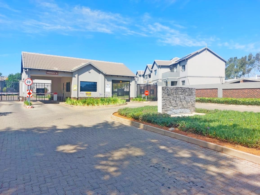 3 Bedroom Property for Sale in Cloverdene Gauteng