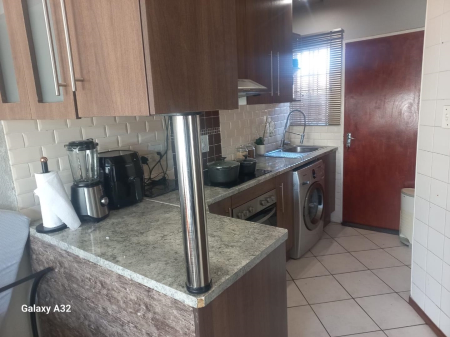 2 Bedroom Property for Sale in Terenure Gauteng