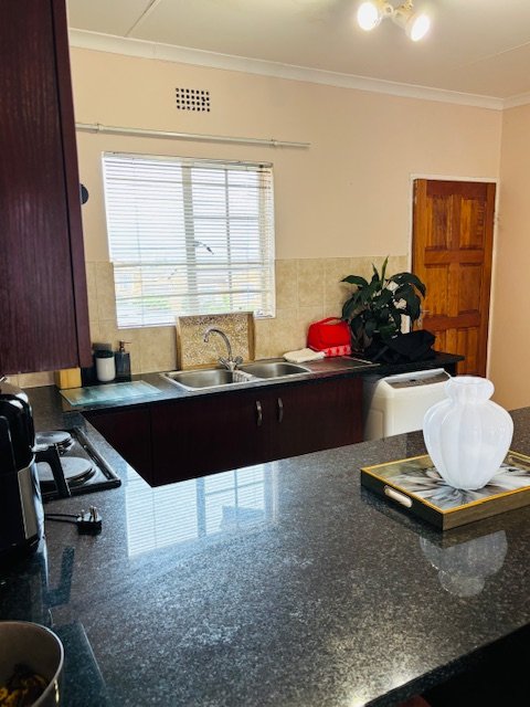 To Let 2 Bedroom Property for Rent in Strubensvallei Gauteng