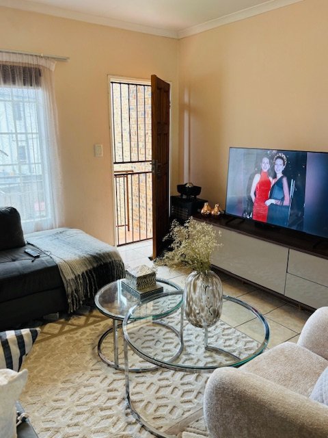 To Let 2 Bedroom Property for Rent in Strubensvallei Gauteng