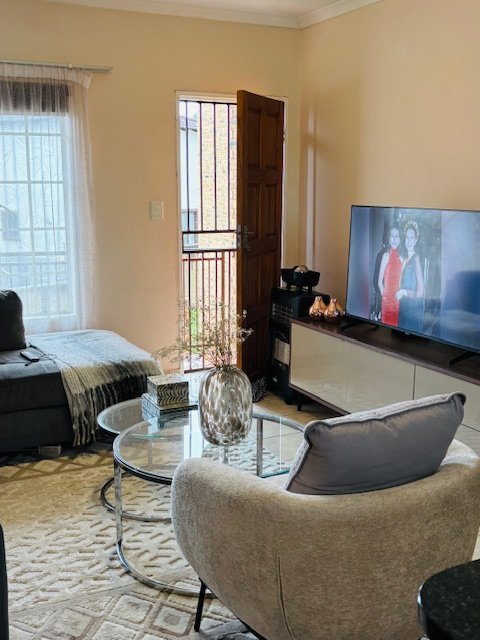 To Let 2 Bedroom Property for Rent in Strubensvallei Gauteng