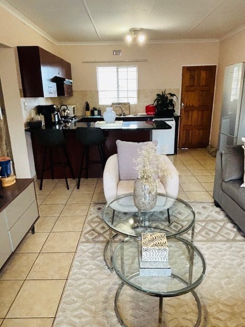 To Let 2 Bedroom Property for Rent in Strubensvallei Gauteng