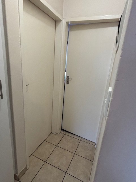 To Let 2 Bedroom Property for Rent in Strubensvallei Gauteng