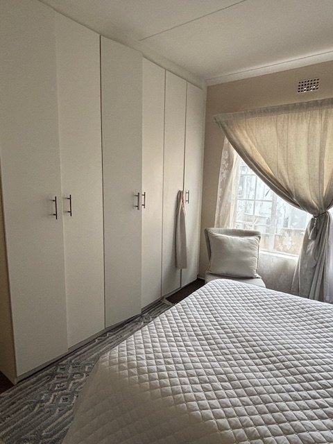 To Let 2 Bedroom Property for Rent in Strubensvallei Gauteng