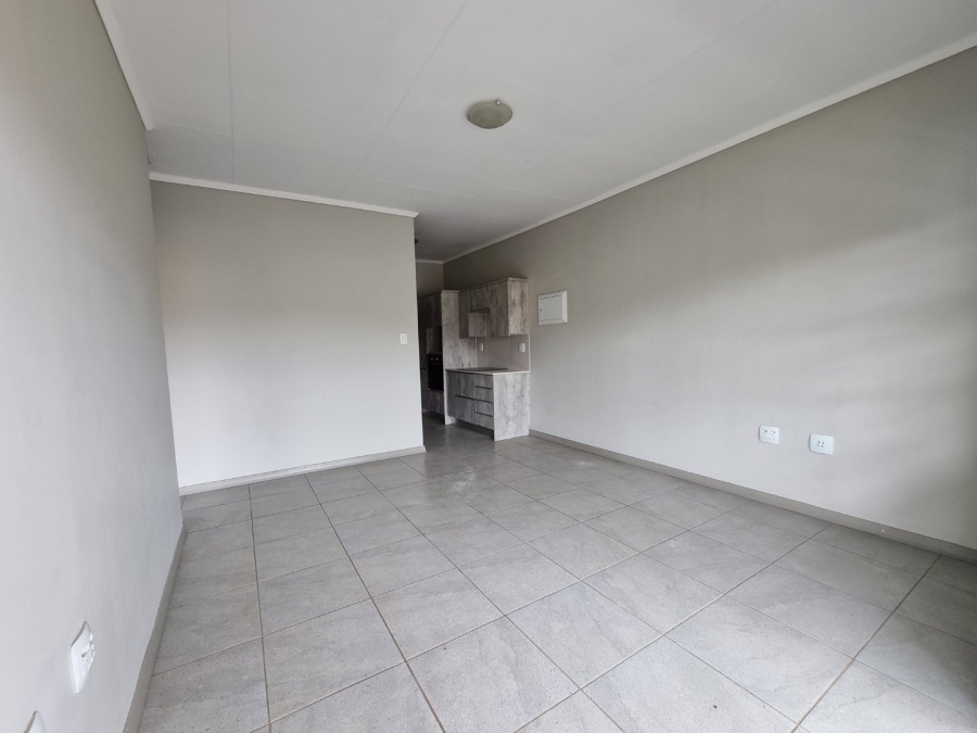 2 Bedroom Property for Sale in Rooihuiskraal North Gauteng