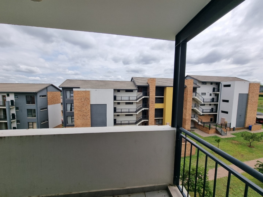 2 Bedroom Property for Sale in Rooihuiskraal North Gauteng