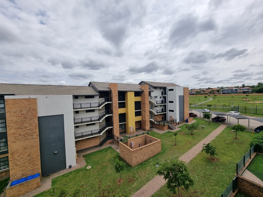 2 Bedroom Property for Sale in Rooihuiskraal North Gauteng