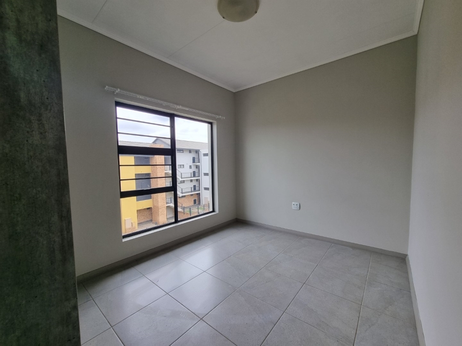 2 Bedroom Property for Sale in Rooihuiskraal North Gauteng