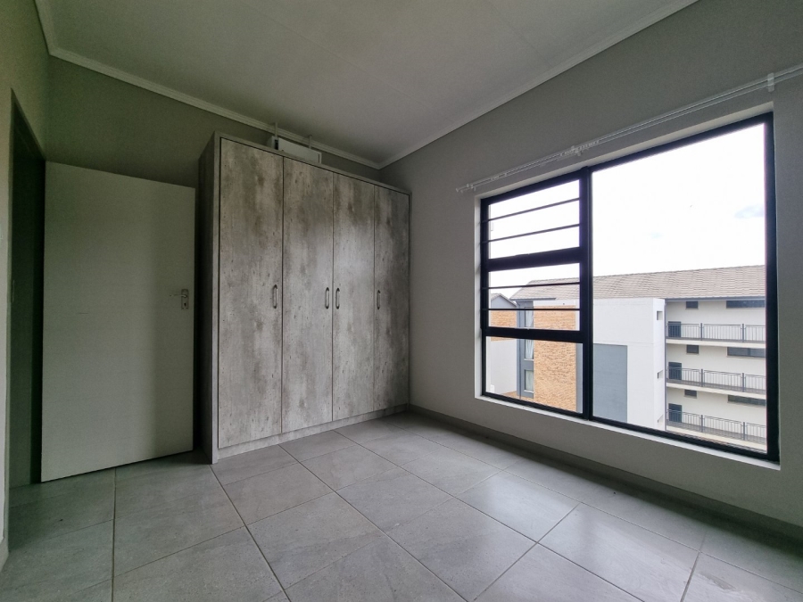 2 Bedroom Property for Sale in Rooihuiskraal North Gauteng