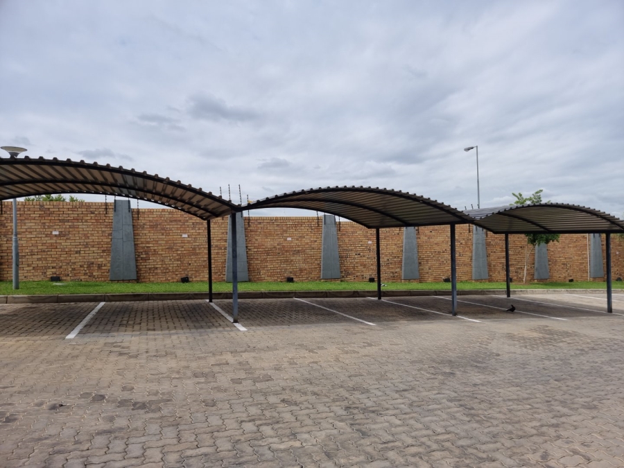2 Bedroom Property for Sale in Rooihuiskraal North Gauteng