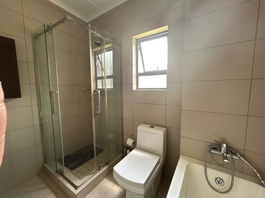 2 Bedroom Property for Sale in Erand Gardens Gauteng