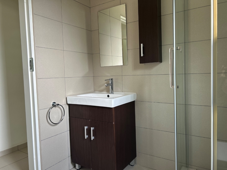 2 Bedroom Property for Sale in Erand Gardens Gauteng