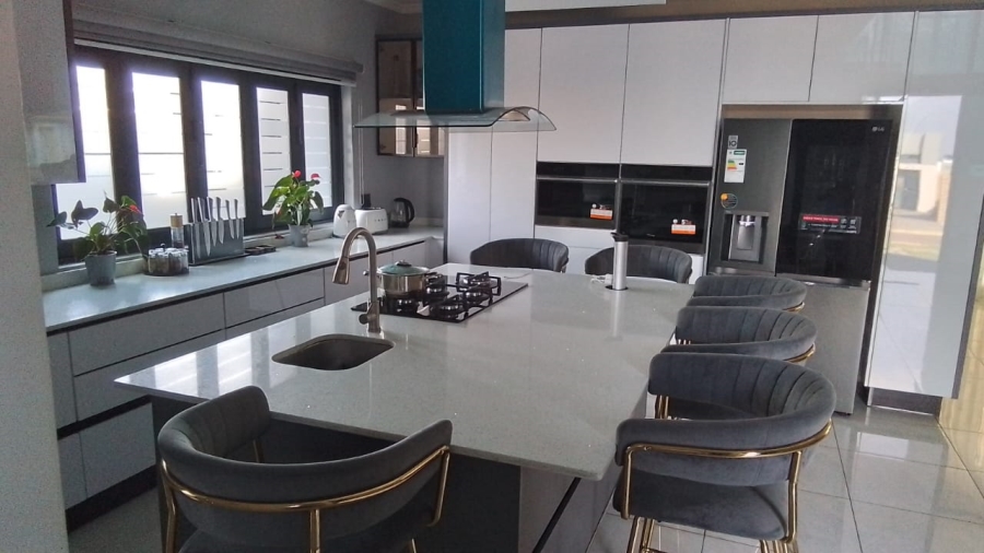 5 Bedroom Property for Sale in Six Fountains Estate Gauteng