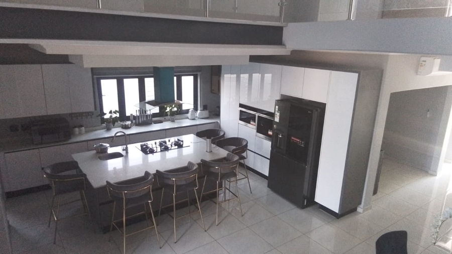 5 Bedroom Property for Sale in Six Fountains Estate Gauteng