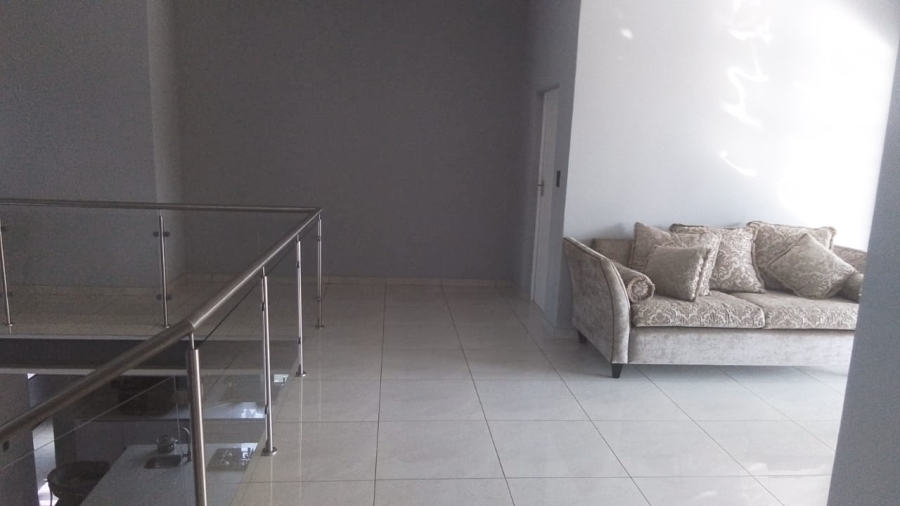 5 Bedroom Property for Sale in Six Fountains Estate Gauteng